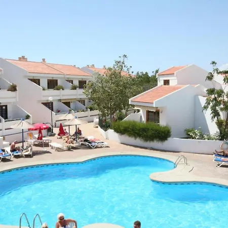 Lägenhetshotell De 2 Con Piscina En