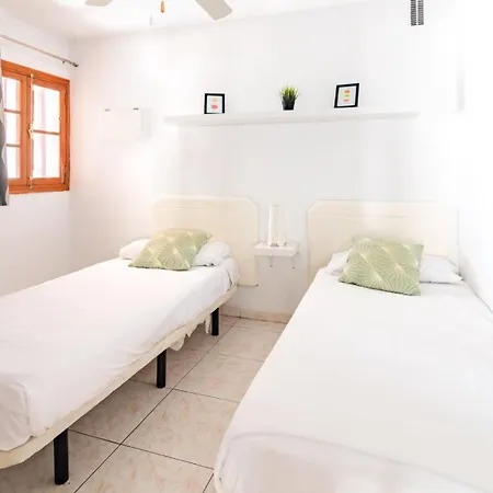 De 2 Con Piscina En Apartmanhotel 3*