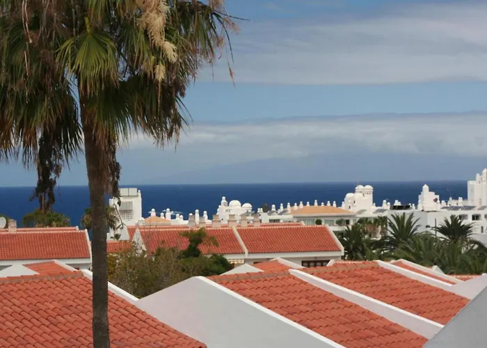 Aparthotel De 2 Con Piscina En Costa Adeje (Tenerife)